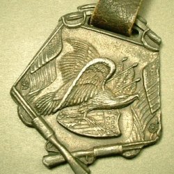 画像1: 第一次世界大戦 当時もの アメリカ ミリタリー イーグル ウオッチフォブ(懐中時計の飾り) メダル35×39mm【参考画像有り】【希少】