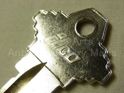 画像1: ヴィンテージ キー, vintage key アメリカ “ILCO INDEPENDENT LOCK CO.”インディペンデントロック《参考画像有り》