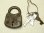 画像7: アメリカ アンティーク 南京錠(キー３本付き)42×56mmブルドックに見える仔犬のイラストが魅力です。【１９３０年代】《PUP：仔犬》