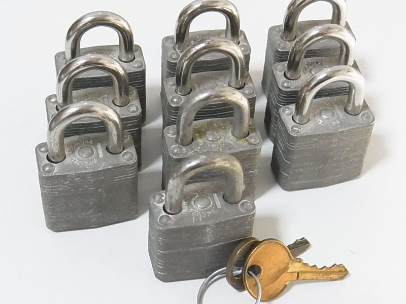 画像: “１本のキーで１０個の南京錠が開く”ミニ MASTER社製 南京錠 31×48mm