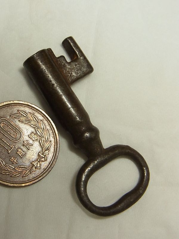 画像: アメリカ アンティーク 南京錠のキー 49mm