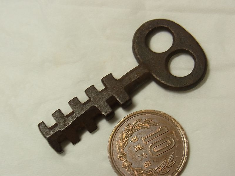 画像: 【希少】１９００年代初頭 アメリカ アンティーク 南京錠のキー 54mm