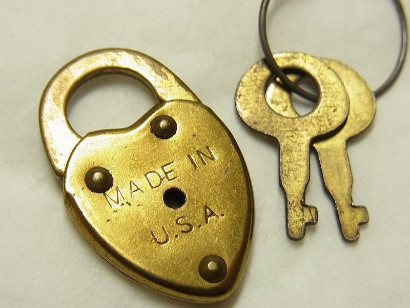 画像: アメリカ ヴィンテージ 真鍮製 miniハート南京錠 MADE IN USA