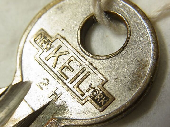 画像1: ヴィンテージ キー, vintage key アメリカ ニューヨーク FRANCIS KEIL & SON NEW YORK《参考画像有り》