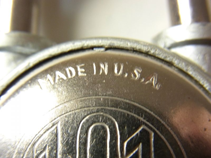 画像: 【希少】【１９６０年代・アメリカ製造品】アメリカ ヴィンテージ 南京錠（Mサイズ）38×58mm