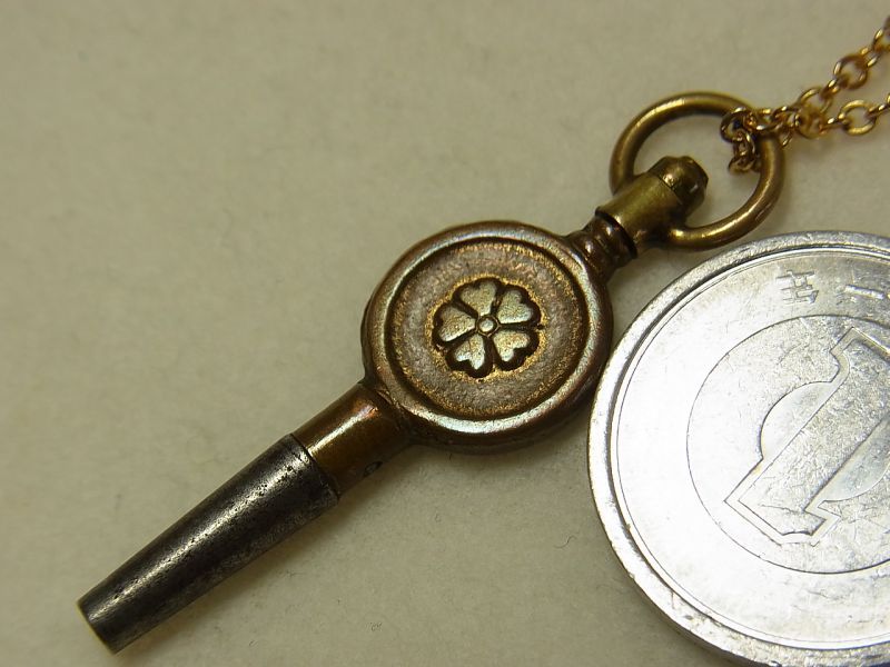 画像: “６”英国 1800年代末製 アンティーク 懐中時計のキー（チェーン有り。無しの場合は３００円引き）