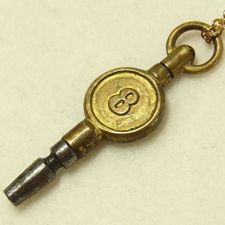 画像: “８”英国 1800年代末製 アンティーク 懐中時計のキー（チェーン有り。無しの場合は３００円引き）