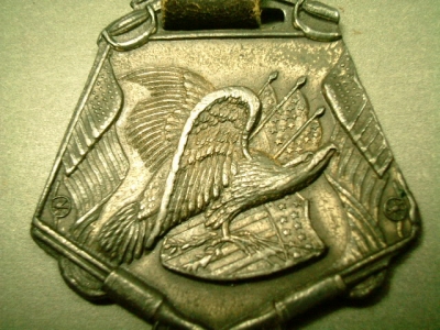 画像: 第一次世界大戦 当時もの アメリカ ミリタリー イーグル ウオッチフォブ(懐中時計の飾り) メダル35×39mm【参考画像有り】【希少】