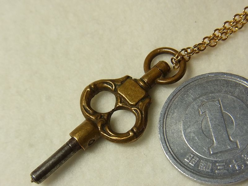 画像: “２（調和・統合）”英国 1800年代末製 アンティーク 懐中時計のキー（チェーン有り。無しの場合は３００円引き）