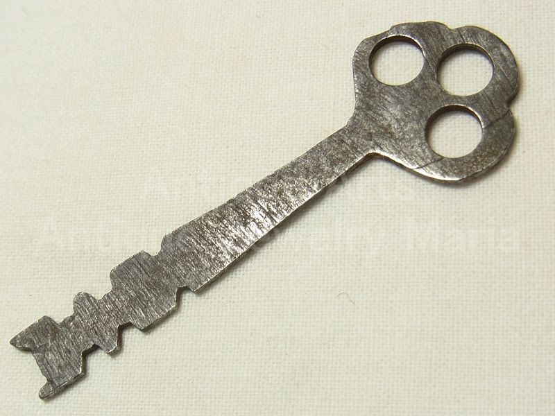 画像: 【バーゲン】アメリカ アンティーク南京錠に使われていた フラット（平板）キー　68mm