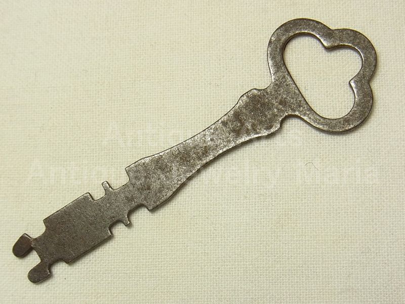 画像: 【バーゲン】アメリカ アンティーク南京錠に使われていた フラット（平板）キー　69mm