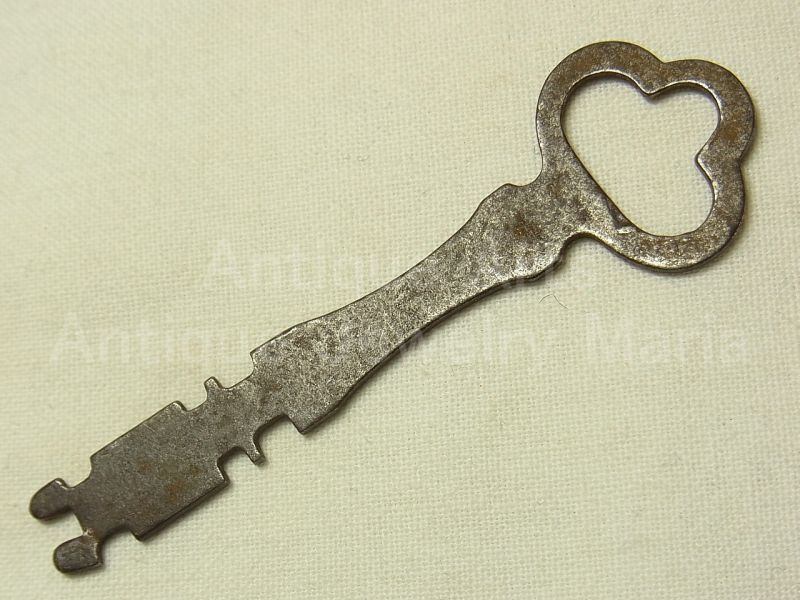 画像: 【バーゲン】アメリカ アンティーク南京錠に使われていた フラット（平板）キー　69mm