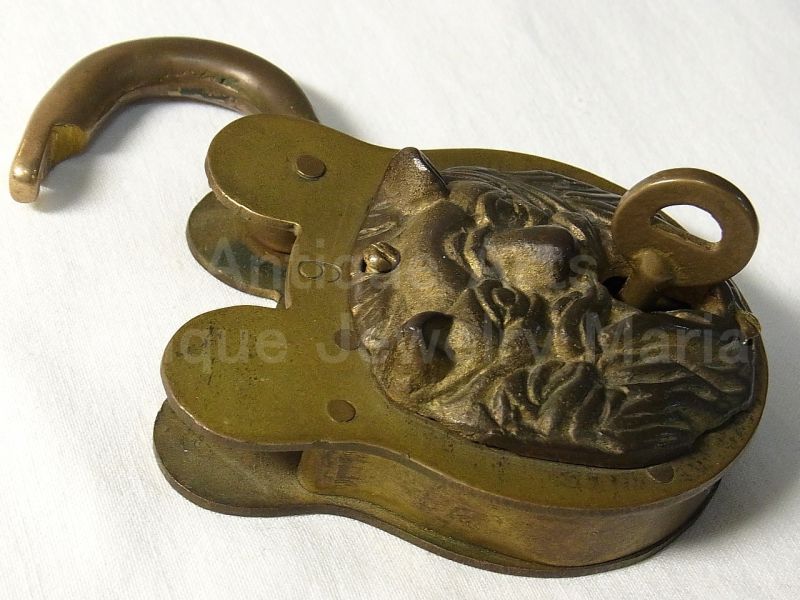 画像: アメリカ ヴィンテージ ライオンの顔の南京錠 １８９６年特許 (キー２本付き)