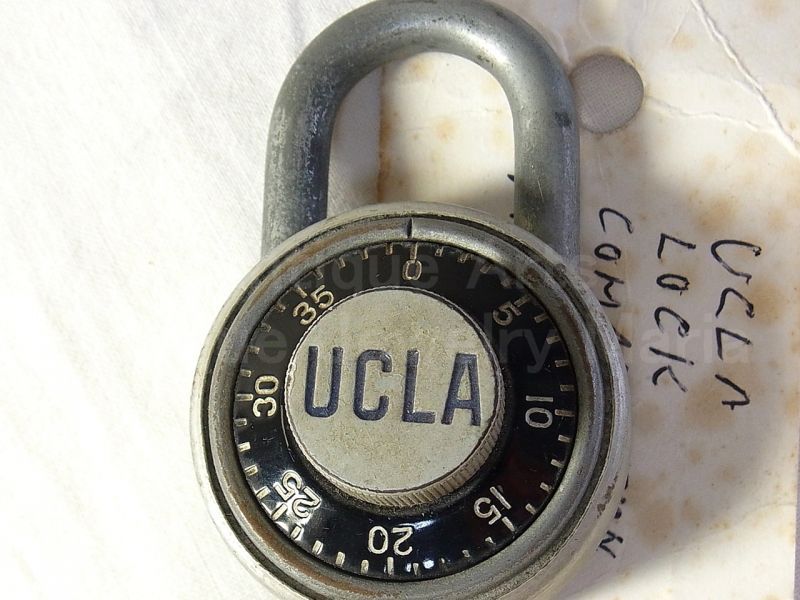 画像: アメリカ ヴィンテージ UCLA〖University of California Los Angeles〗 カリフォルニア大学ロサンゼルス校 ダイヤル式 南京錠 MADE IN USA【バーゲン】【希少】《日本語で開錠の説明をお付けいたします。》