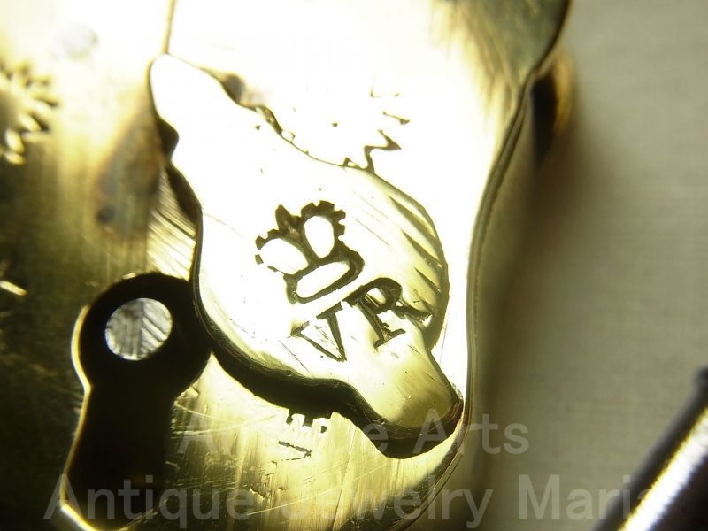 画像: 【希少】【ヴィクトリア朝時代・１８００年代】イギリス アンティーク 真鍮製 ミニ 南京錠《“王冠とVRエンブレム”》 31×47mm
