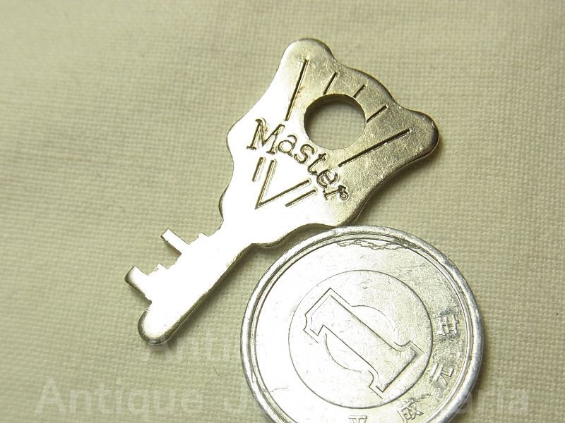 画像4: ヴィンテージキー,vintage key １９５０年代  MASTER社 MASTER LOCK CO. MILWAUKEE WIS. U.S.A.【ミニサイズ】《参考画像有り》