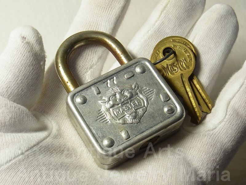 画像: ヴィンテージ南京錠,vintage padlock《１９５０年代》MASTER LOCK CO. MILWAUKEE WIS. U.S.A.《百獣の王ライオン》【参考画像有り】【バーゲン】