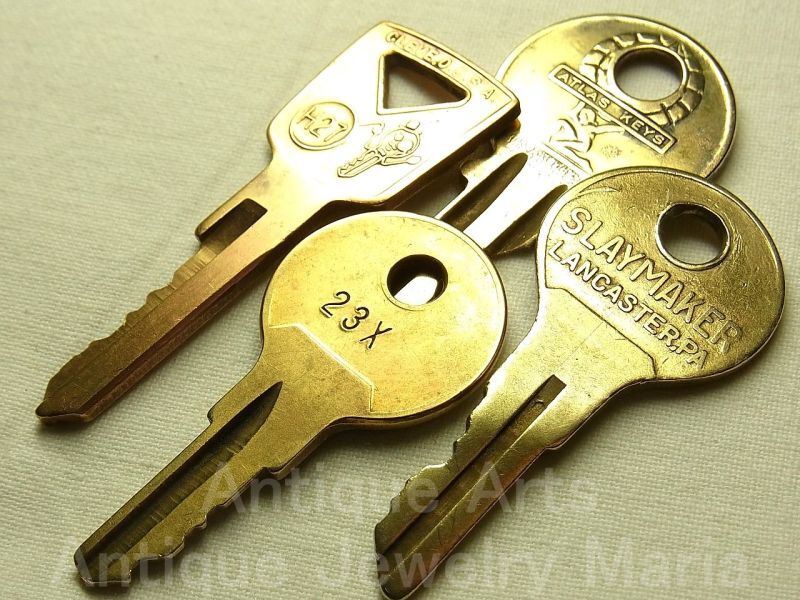 画像: ヴィンテージキー"Vintage key" ４本セット【★金ピカ！★金運UPのお守り！・真鍮製】≪Made in USA≫レトロなグリップデザイン “洒落たデザイン” 【バーゲン】