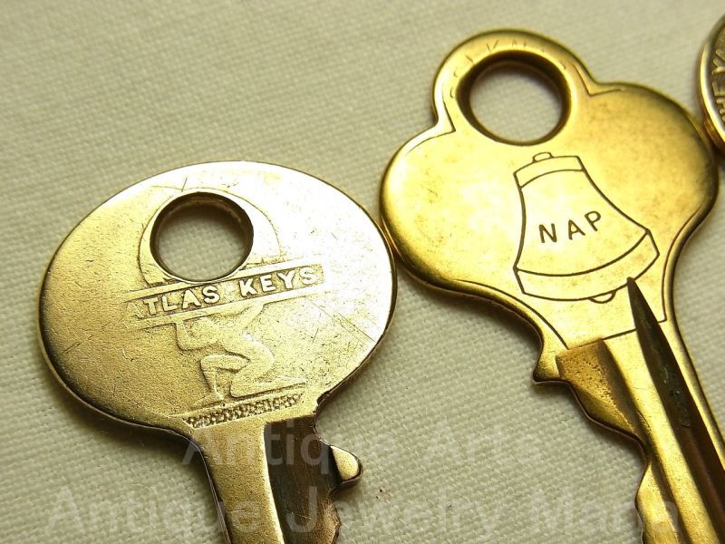 画像: ヴィンテージキー"Vintage key" ４本セット【★金ピカ！★金運UPのお守り！・真鍮製】≪Made in USA≫レトロなグリップデザイン “洒落たデザイン” 【バーゲン】