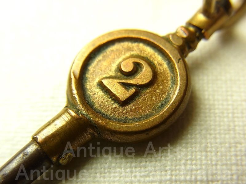 画像: イギリス アンティーク 懐中時計のキー 1800年代末製“２（調和・統合）”【バーゲン】