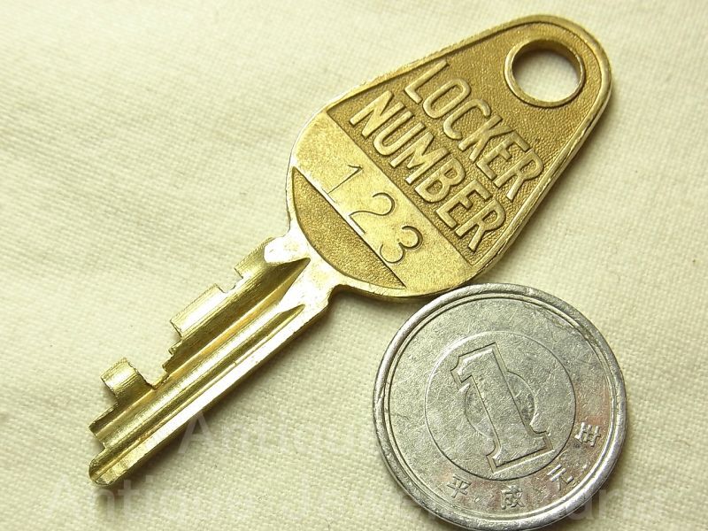 画像: ヴィンテージ キー, vintage key アメリカ“DURAND STEEL LOCKER CO. CHICAGO. MADE BY YALE” 【参考画像有り】【バーゲン】