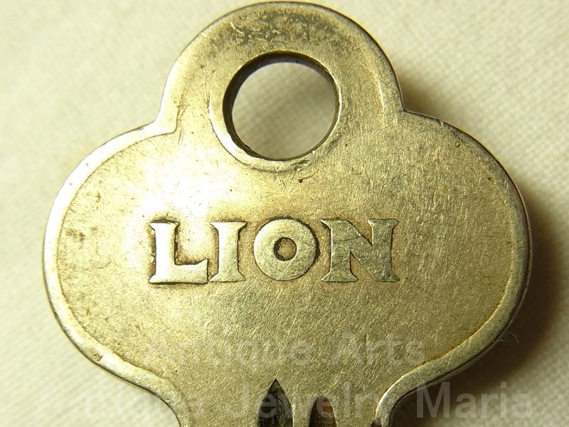 画像: ヴィンテージ キー, vintage key アメリカ 【LION：ライオン】ロゴが魅力【バーゲン】