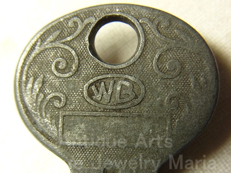 画像: ヴィンテージ キー, vintage key アメリカ 【レトロな草模様が魅力】WILSON BOHANNAN COMPANY MARION, OHIO