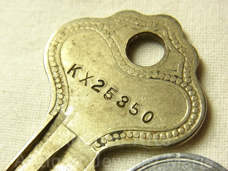 画像: ヴィンテージ キー, vintage key アメリカ “ILCO INDEPENDENT LOCK CO.”インディペンデントロック《参考画像有り》