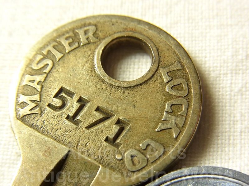 画像: ヴィンテージキー,vintage key １９５０年代  MASTER社 MASTER LOCK CO. MILWAUKEE WIS. U.S.A.【旧ブランドマーク】《参考画像有り》