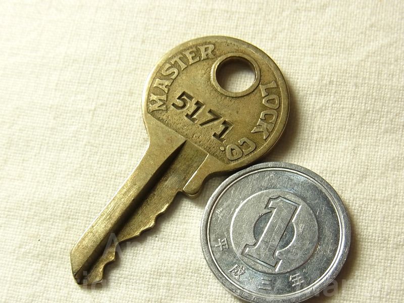 画像4: ヴィンテージキー,vintage key １９５０年代  MASTER社 MASTER LOCK CO. MILWAUKEE WIS. U.S.A.【旧ブランドマーク】《参考画像有り》