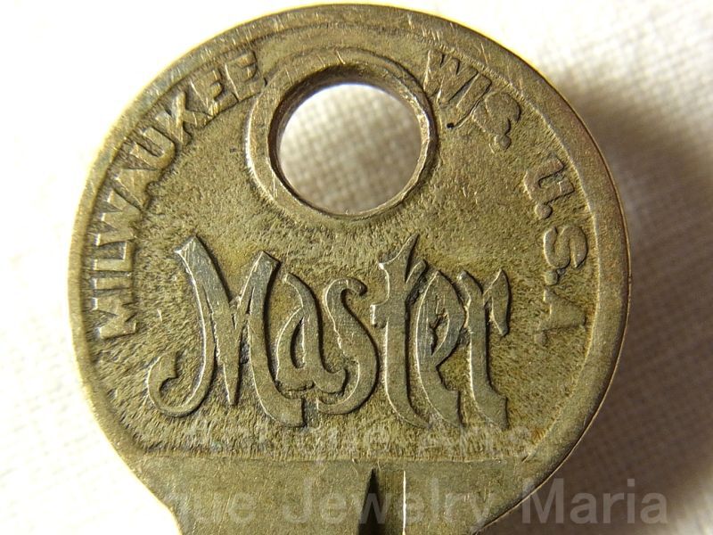 画像2: ヴィンテージキー,vintage key １９５０年代  MASTER社 MASTER LOCK CO. MILWAUKEE WIS. U.S.A.【旧ブランドマーク】《参考画像有り》