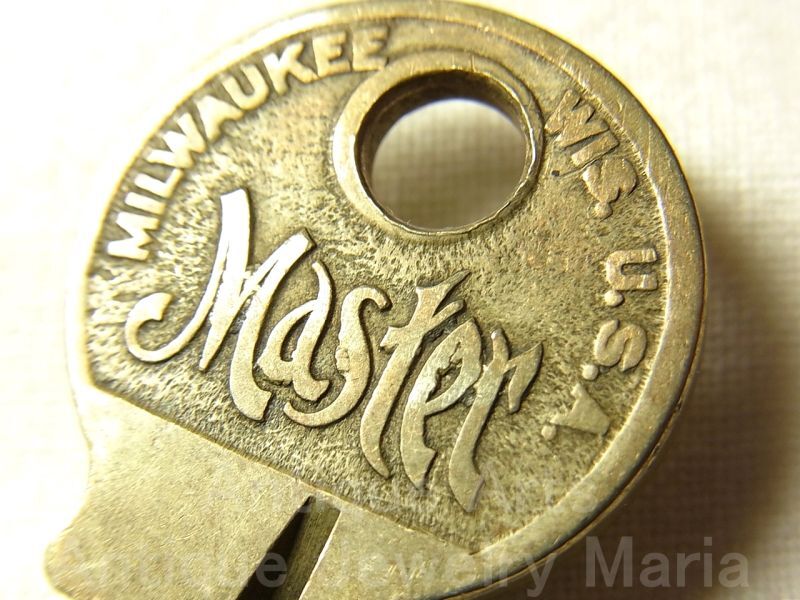 画像1: ヴィンテージキー,vintage key １９５０年代  MASTER社 MASTER LOCK CO. MILWAUKEE WIS. U.S.A.【旧ブランドマーク】《参考画像有り》