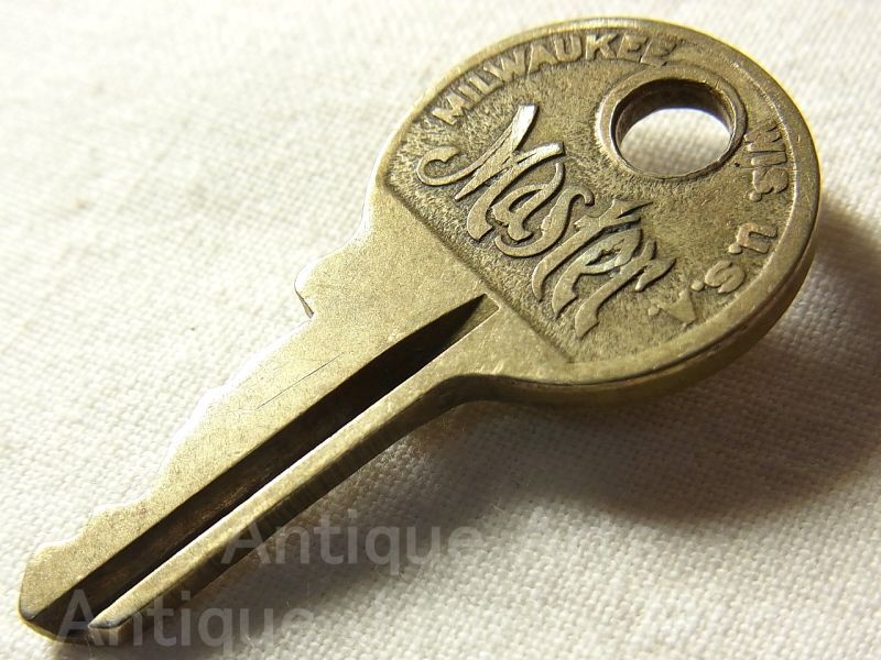 画像3: ヴィンテージキー,vintage key １９５０年代  MASTER社 MASTER LOCK CO. MILWAUKEE WIS. U.S.A.【旧ブランドマーク】《参考画像有り》