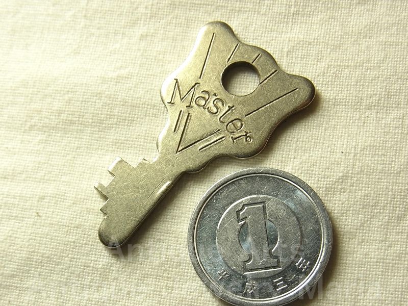 画像5: ヴィンテージキー,vintage key １９５０年代  MASTER社 MASTER LOCK CO. MILWAUKEE WIS. U.S.A.【ミニサイズ】《参考画像有り》