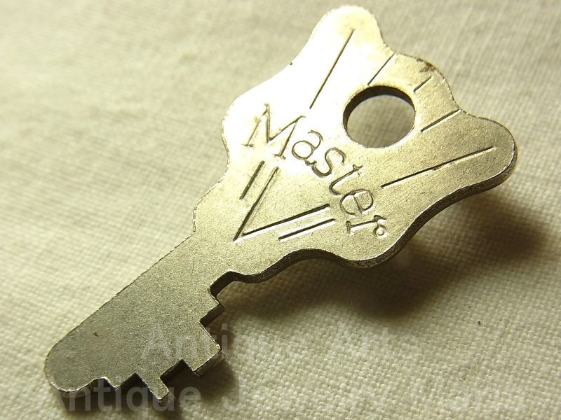 画像2: ヴィンテージキー,vintage key １９５０年代  MASTER社 MASTER LOCK CO. MILWAUKEE WIS. U.S.A.【ミニサイズ】《参考画像有り》