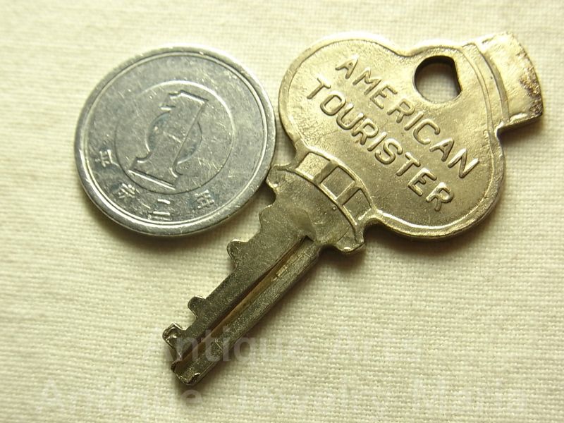 画像: ヴィンテージ キー vintage key, AMERICAN TOURISTER べルボーイ：Bell Boy キー 47mm［１９５０年代］【参考画像有り】