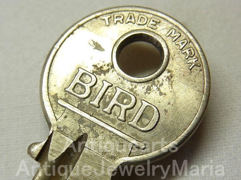 画像1: ヴィンテージ キー, vintage key HONG KONG(香港)《BIRD：バード（鳥）希少ブランドが魅力！》MADE IN HONG KONG【バーゲン】