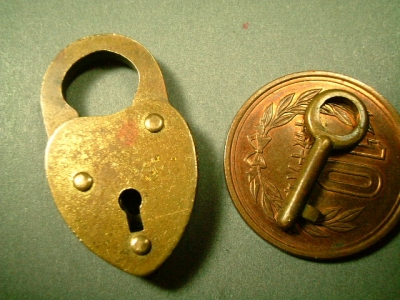 画像: アメリカ ヴィンテージminiハート形真鍮製南京錠