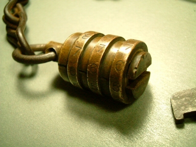 画像: フランス アンティーク ダイヤルシリンダー式南京錠 チェーン付き 1880年代製