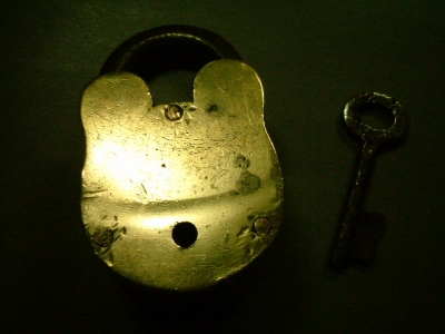 画像: アンティーク真鍮製南京錠